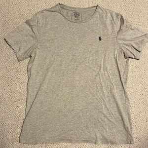 Size Large Ralph Lauren crew neck t-shirt. Excellent condition!